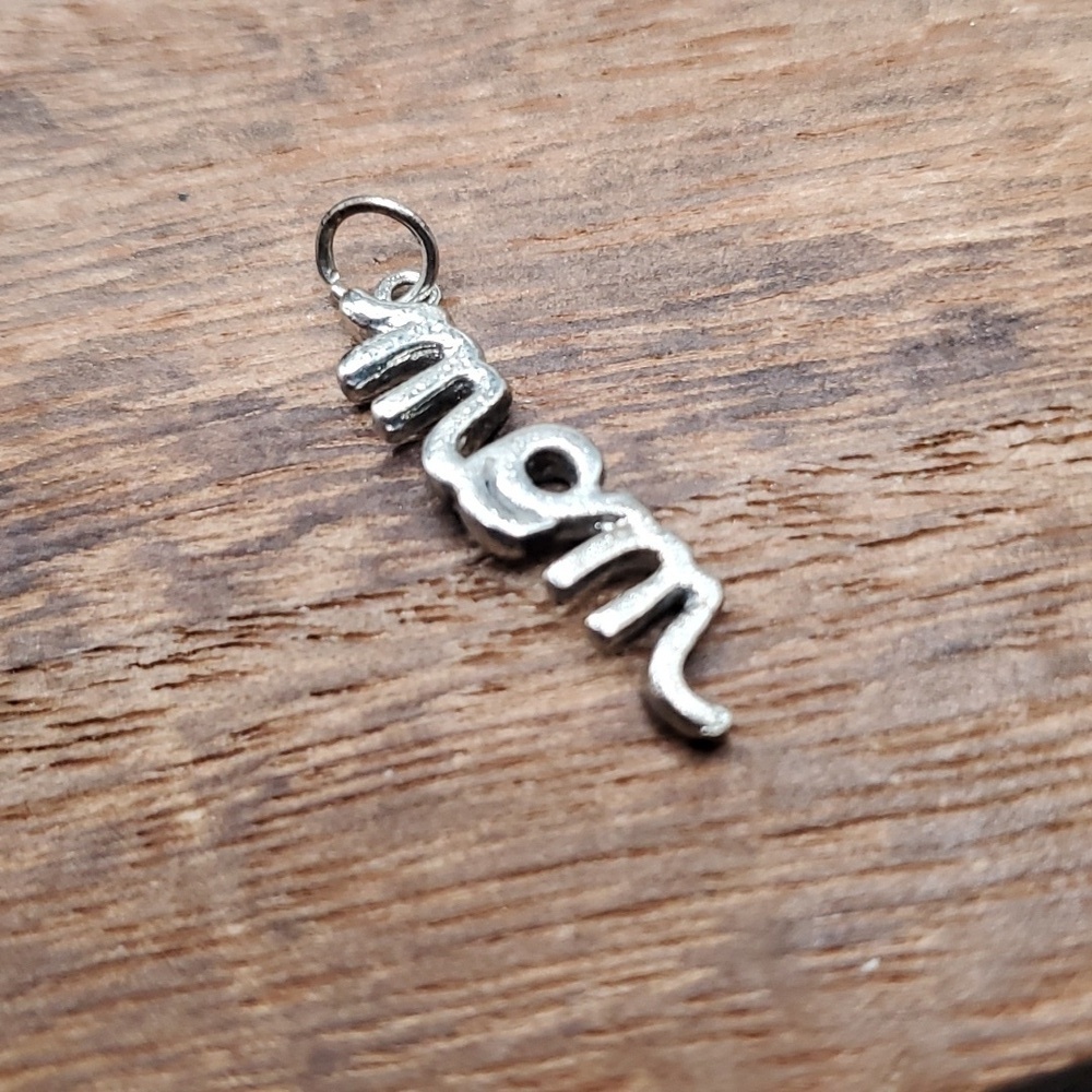 Mom‎ pendant charm